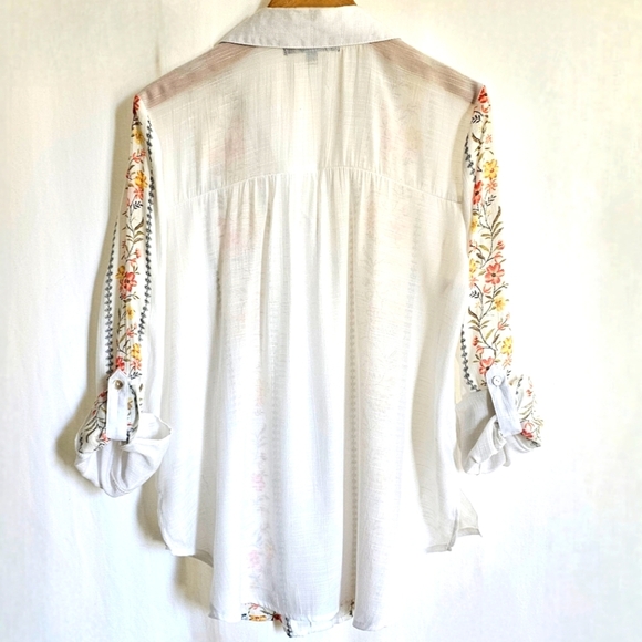 Figueroa & Flower White Long Sleeve Floral Print Button Blouse - Picture 6 of 16